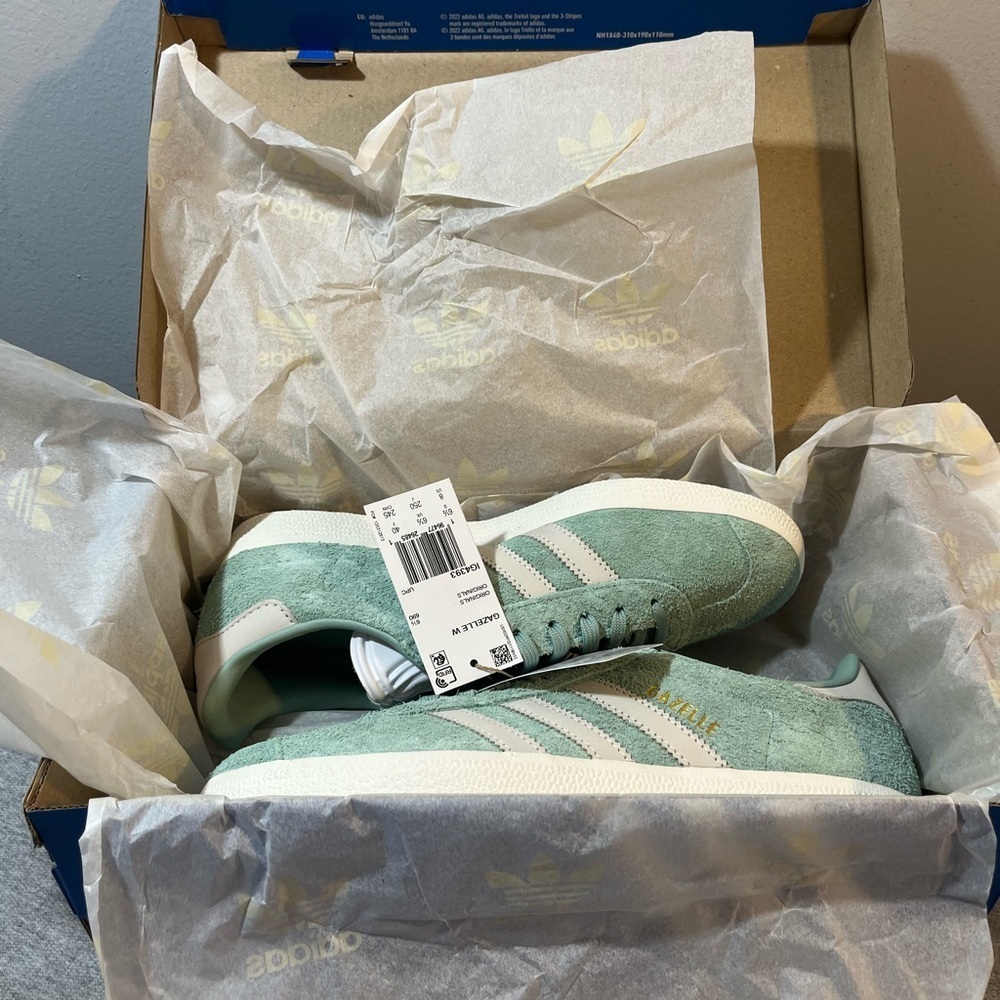 Adidas Classic Gazelle Suede Sneaker Hazy Green Women's Shoe Size 7.5 IG4393 - Picture 12 of 12